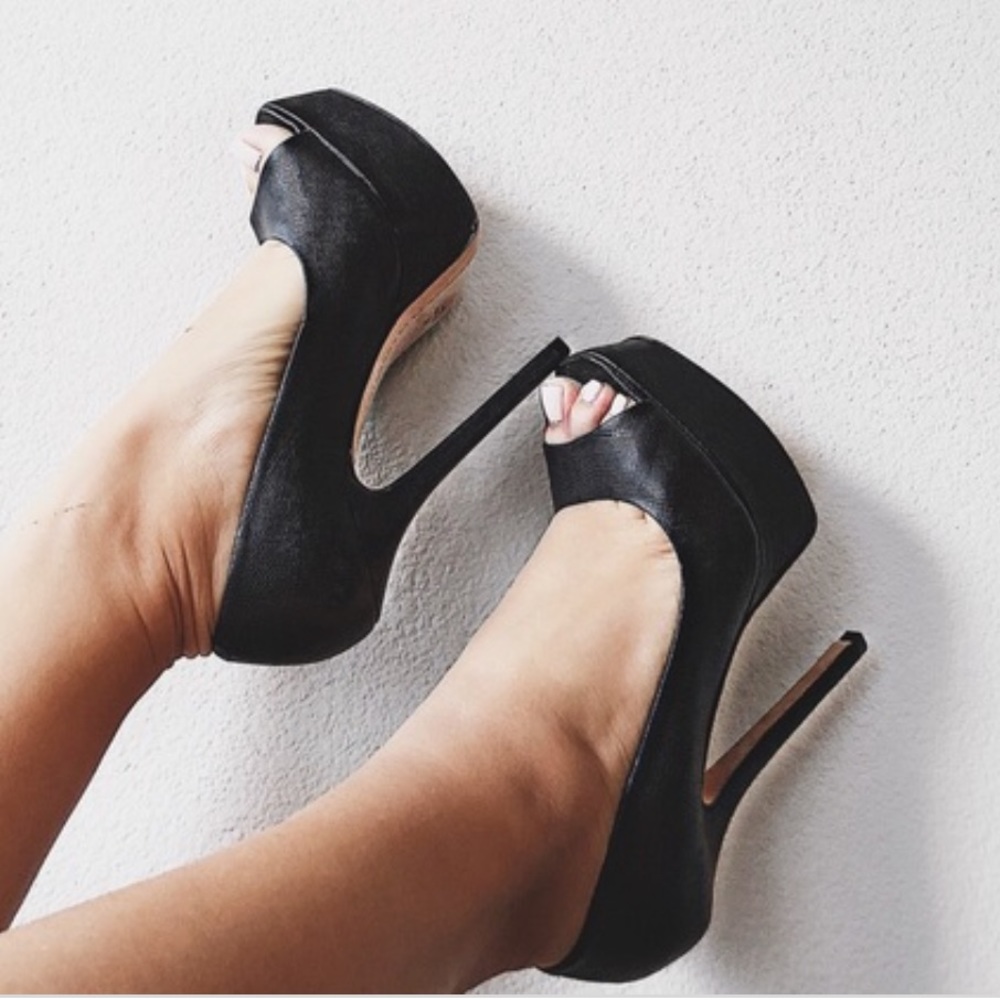 Alice + Olivia Laird exclusive peep toe pump